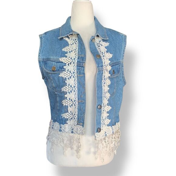 Upcycled Vintage Chambray Denim Vest White Lace Trim Small Custom OOAK Bohemian - Picture 4 of 11